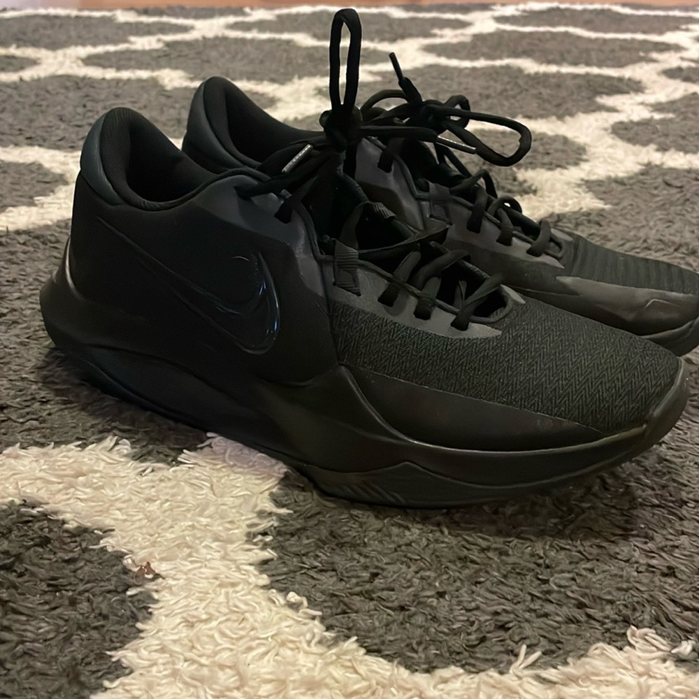 Black Nike men’s 11 tennis shoes